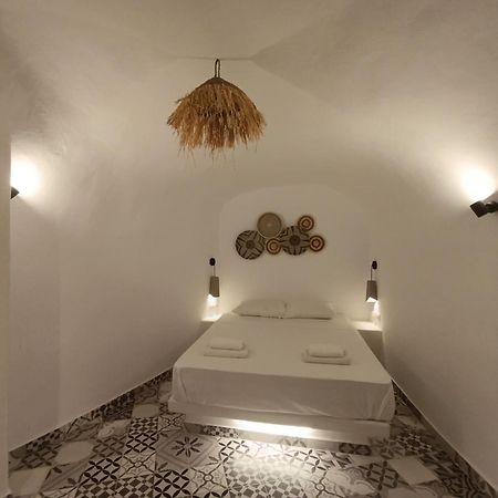 Cycladic Center Cave Rooms ثيرا المظهر الخارجي الصورة