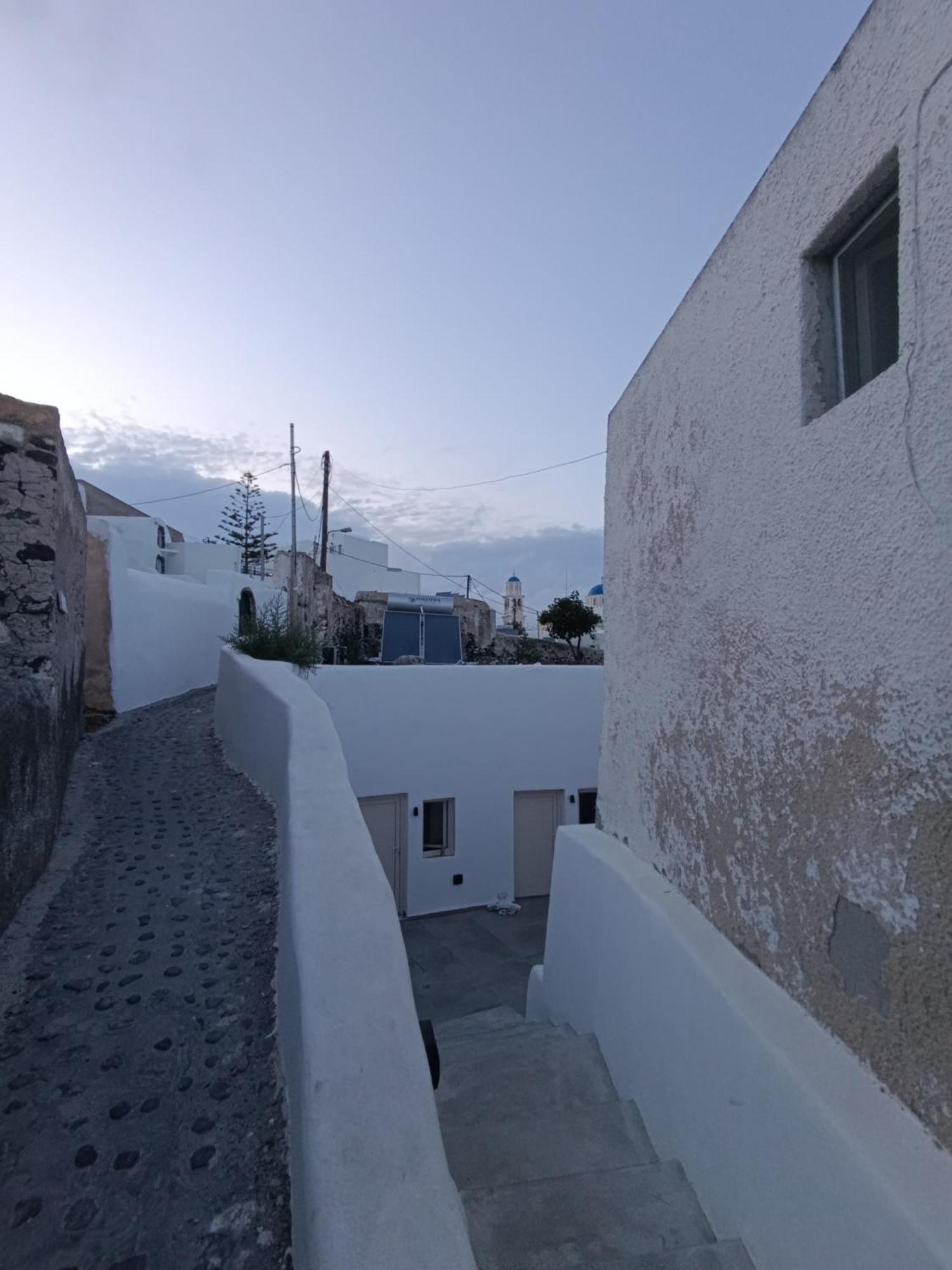 Cycladic Center Cave Rooms ثيرا المظهر الخارجي الصورة