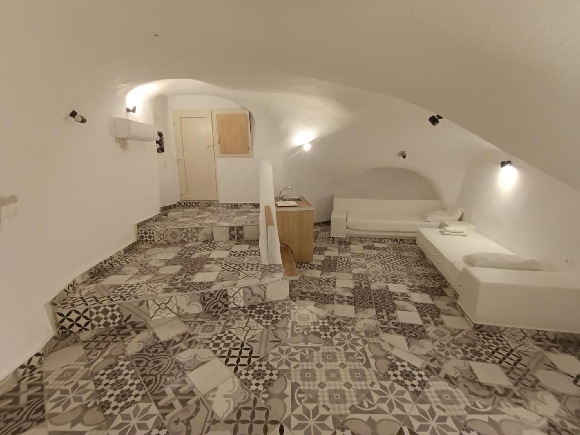 Cycladic Center Cave Rooms ثيرا المظهر الخارجي الصورة